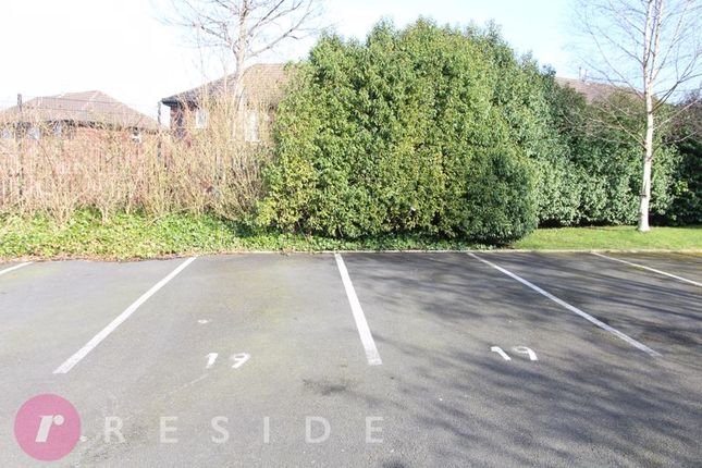 28, Avoncliffe Close, Rochdale photo 4