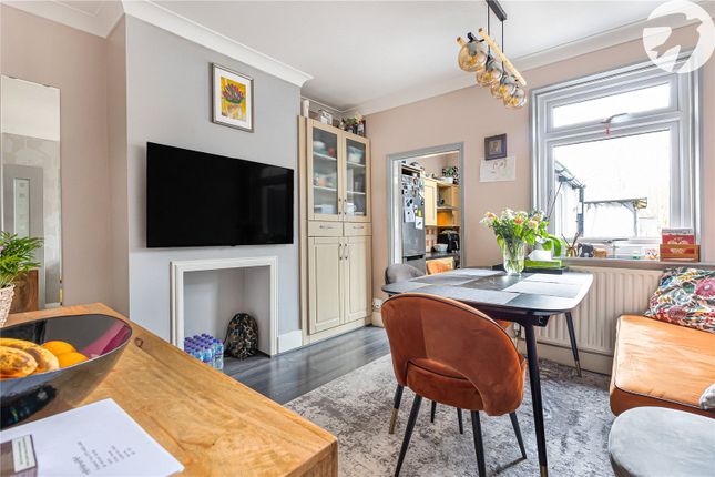 37, St. Martins Road, Kent photo 2