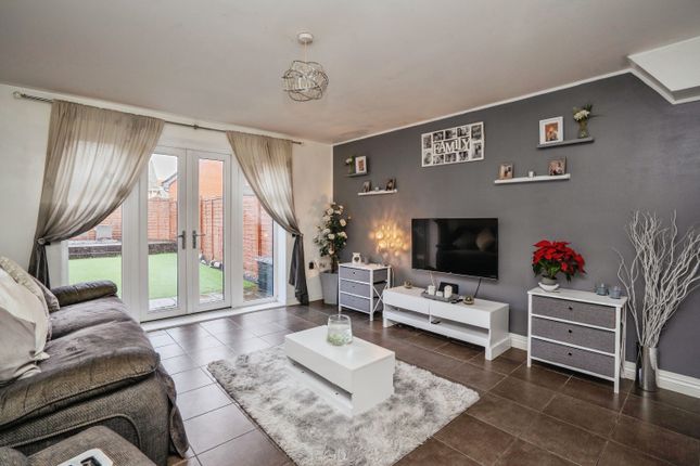 2, Tamworth Road, Waterlooville photo 2