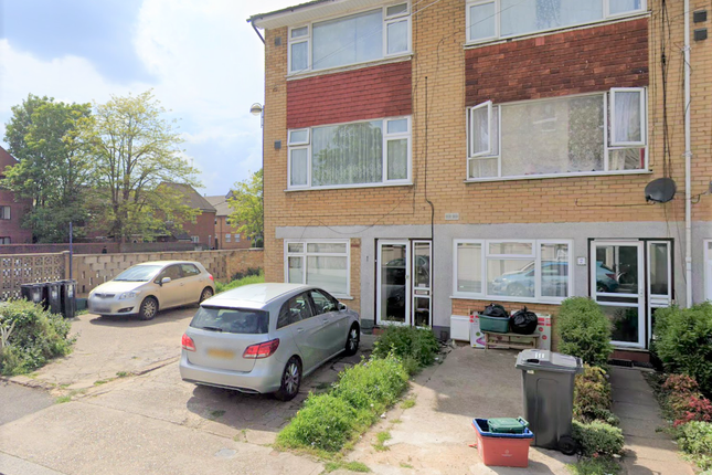 Thumbnail Studio to rent in Corban Road, Off Bath Road Hounslow