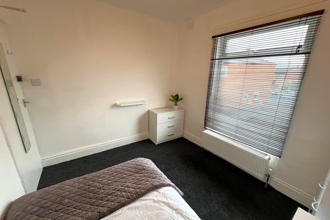 Room 5, 37, Layton Avenue, Mansfield photo 3