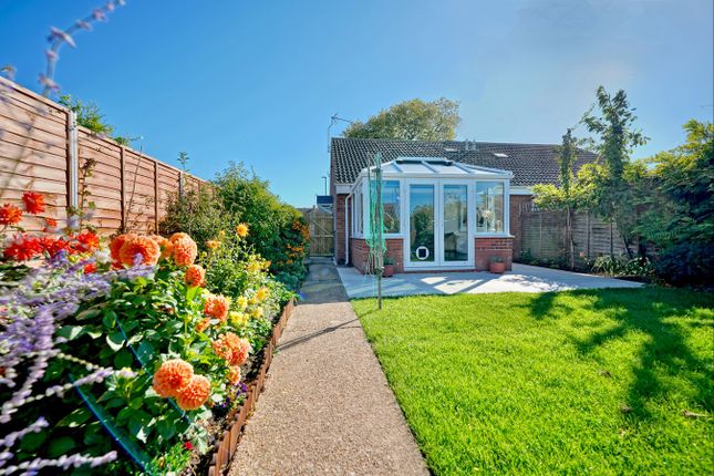 2-bed bungalow on 10, Evans Close, Huntingdon, £367,500
