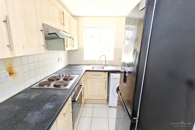 276, Gainsborough Road, Reading photo 4