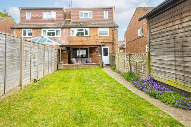 17 Willow Tree Close, Ashford photo 4