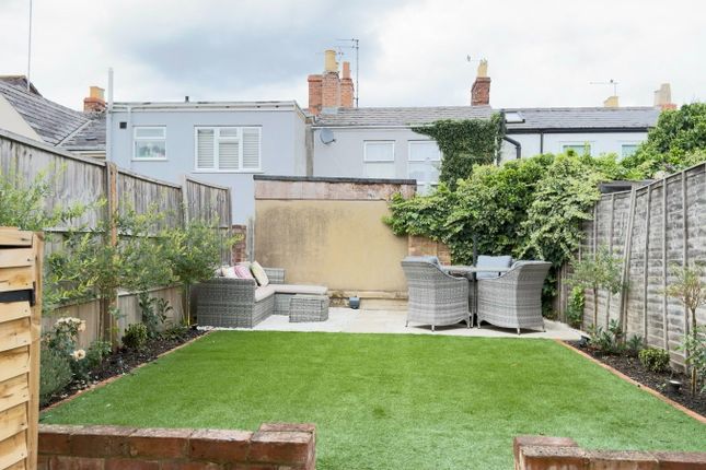 11, Columbia Street, Cheltenham photo 3