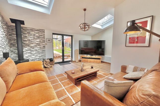 30, Mainwaring Drive, Wilmslow photo 2
