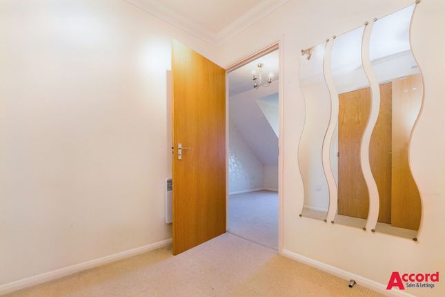 Flat for sale in Butts Green Road, Emerson House Butts Green Road