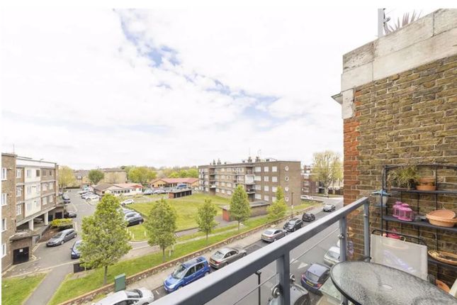 Flat for sale in West Arbour Street, London