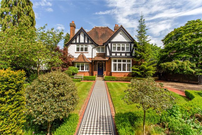 Thumbnail Detached house for sale in Oval Way, Gerrards Cross