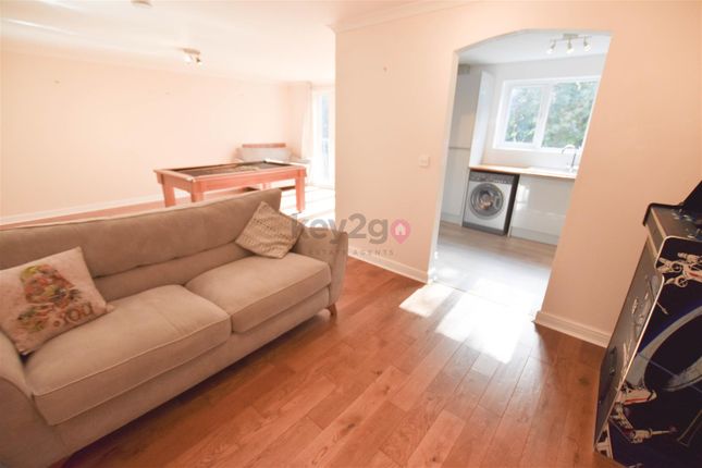 Flat for sale in Normanton Spring Close, Sheffield