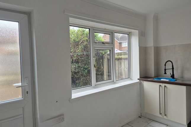 25, Milford Grove, Kingston upon Hull photo 5