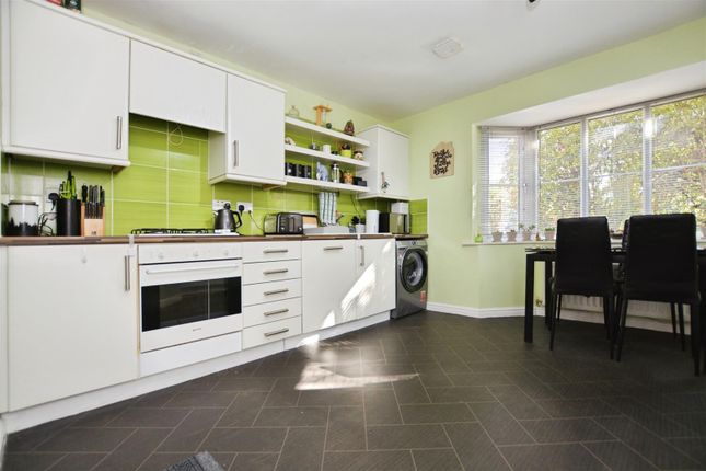 5, Redbourne Mere, Kirton Lindsey photo 2