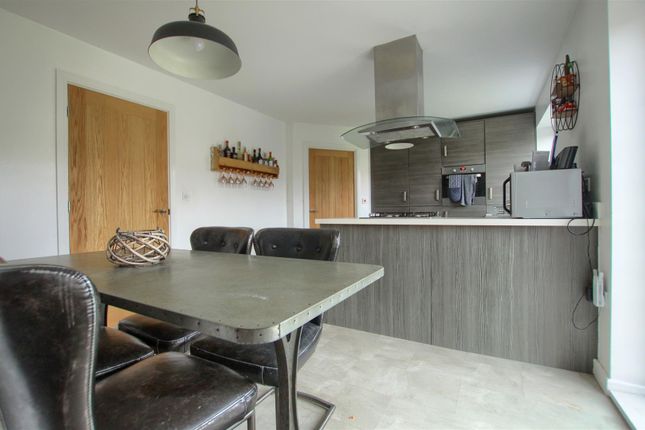 48, Jocelyn Way, Middlesbrough photo 3