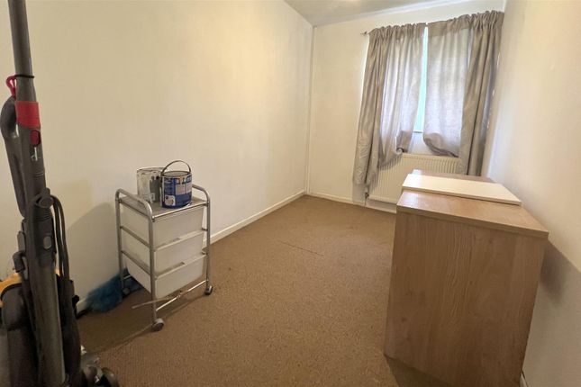 Mews house to rent in Queen Elizabeth Road, Nuneaton