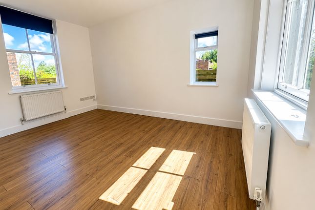 Apartment 2, Spindle Cottage, 10, New Hall, Merseyside photo 3