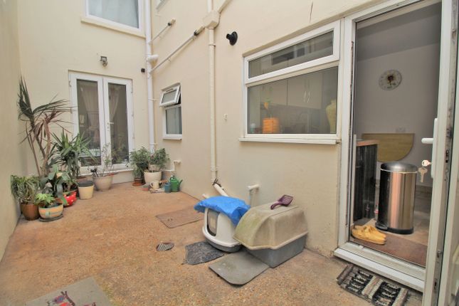 3a, Clarence Square, Brighton photo 2