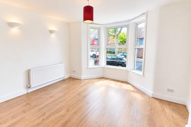 25b, Colby Road, London photo 3