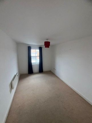 Flat 17, Nayland Court, Romford photo 4