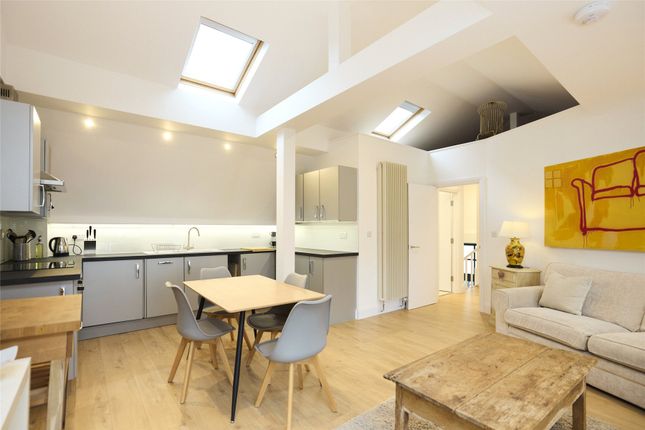 Flat 1 Unit 1 Melbray Mews, 138, Hurlingham Road, London photo 3