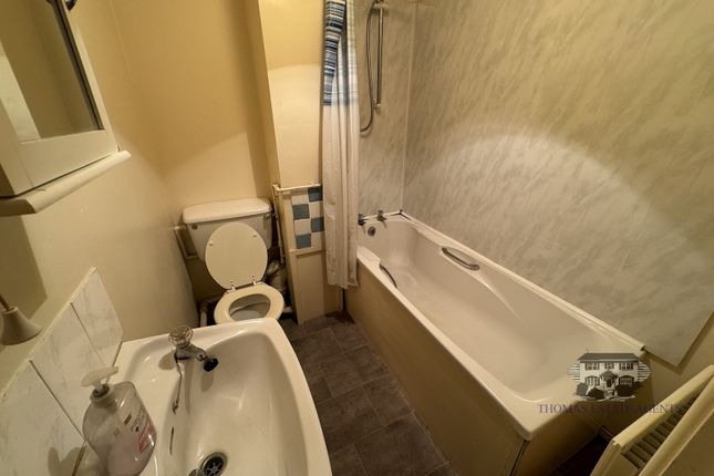 7 Carmel Flats, Victoria Street, Tonypandy photo 5