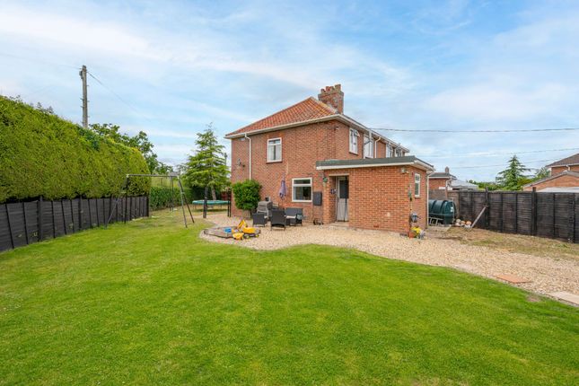 4 Pristow Green Lane, Norwich photo 4