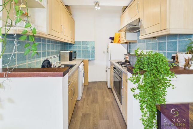 90B, High Road, London photo 3