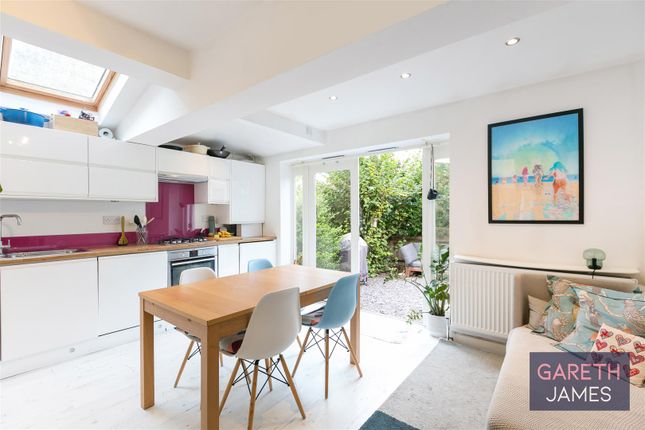 Flat for sale in Thorne Terrace, London