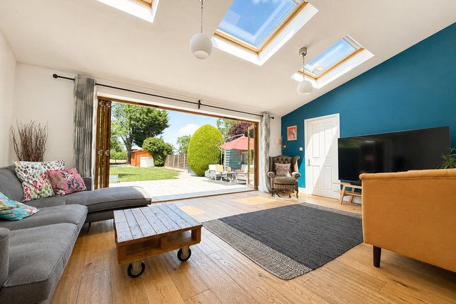 11, Crawley End, Royston photo 4