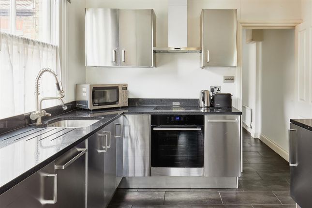 3b, Geraldine Road, Chiswick photo 2