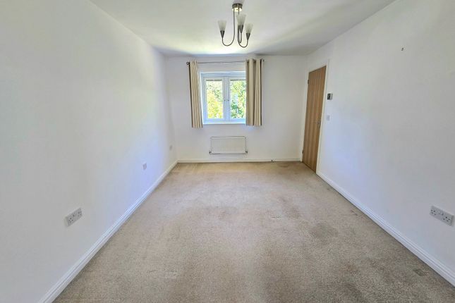 52 Ffordd Y Grug, Bridgend photo 3