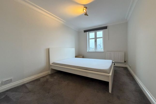 6 Swan Street, London photo 3