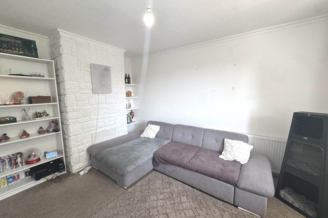 26, Reston Path, Borehamwood photo 2