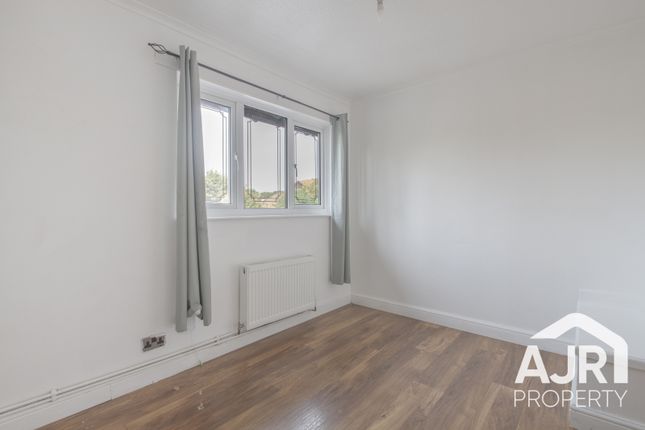 40, Haldane Road, LONDON photo 4