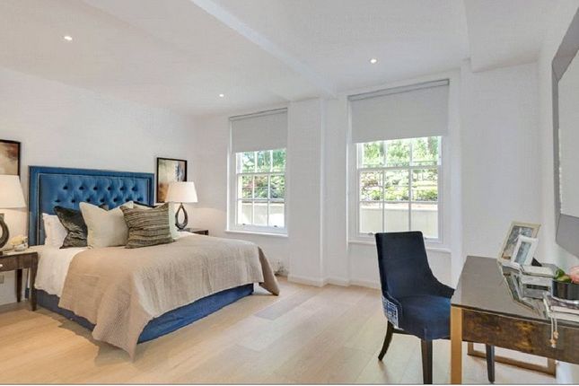 Flat for sale in Circus Road, London