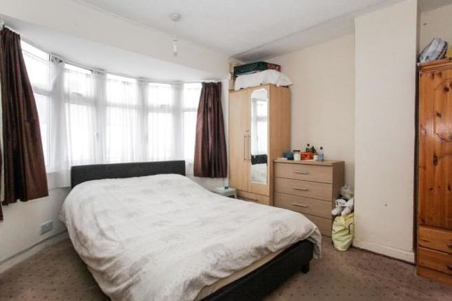 31 Chester Avenue, Luton photo 4