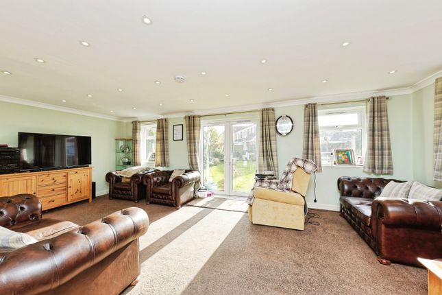 30, Grenville Way, Kent photo 3