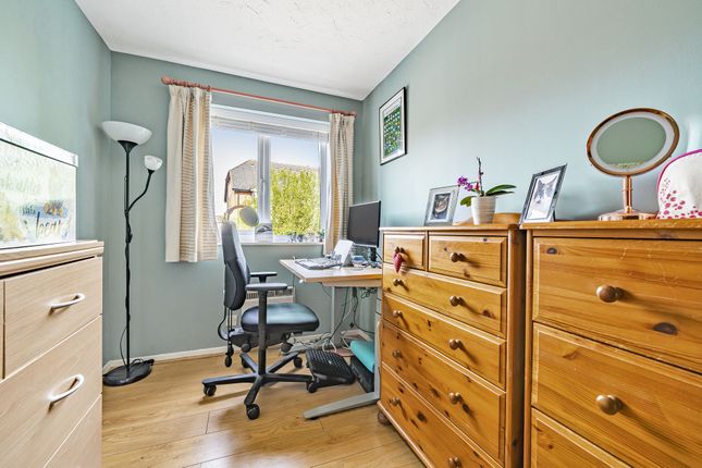 Flat for sale in Ainsley Close, London