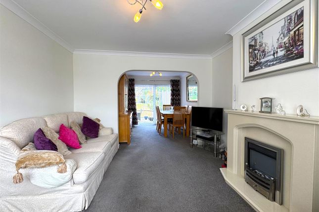 17, Willowslea Road, Worcester photo 2
