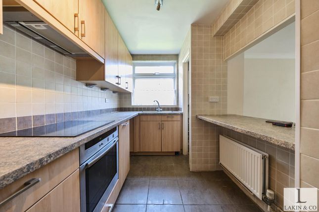 Flat 2 Bay House, The Avenue, Ickenham photo 3