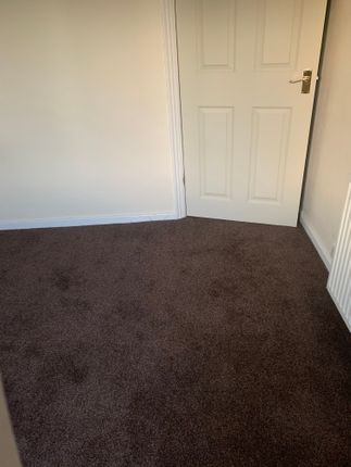 39 , Doe Quarry Lane, Rotherham photo 2