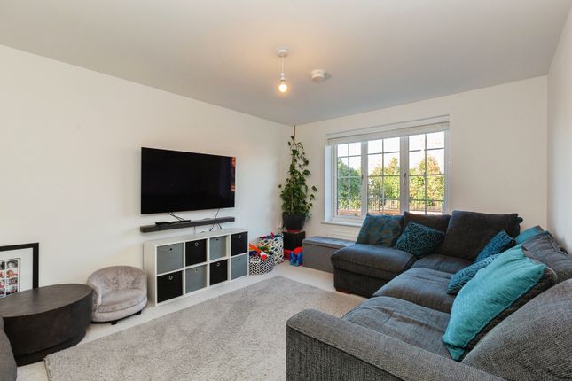 31, Blue Rock Drive, Buckinghamshire photo 3
