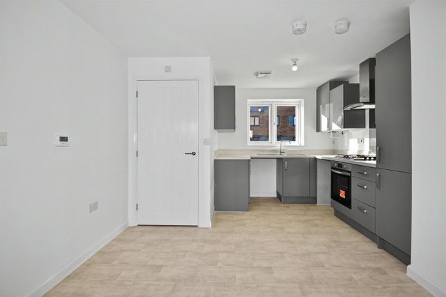 Turnstone Drive, Lakeside, Doncaster photo 4