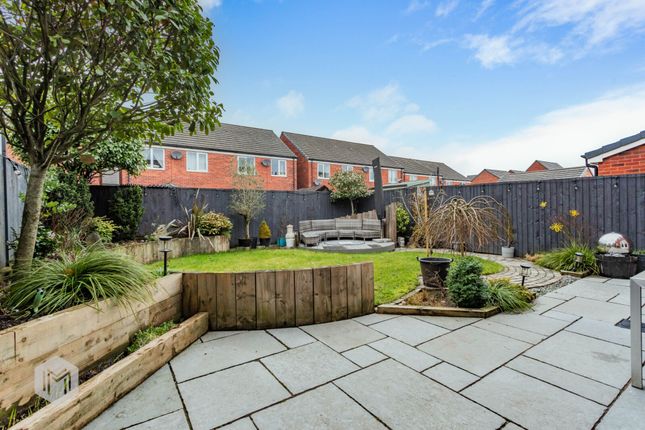 43 Halls Close, Manchester photo 3