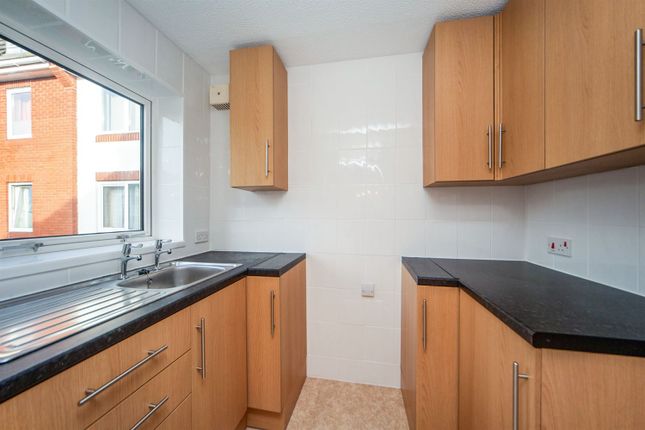 85, Homecourt House, Bartholomew Street West, Exeter photo 5