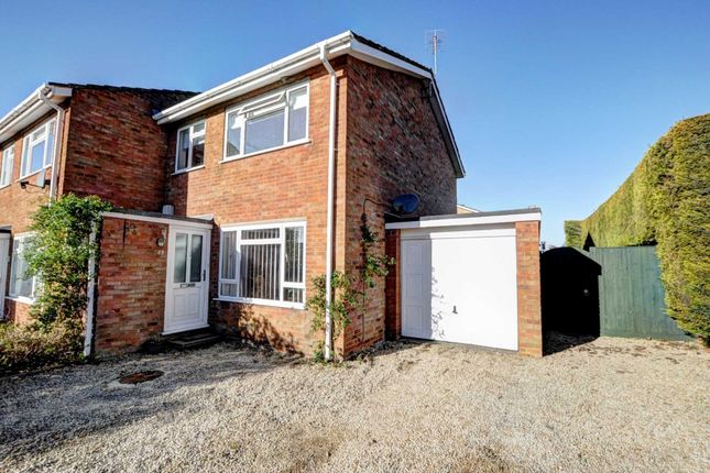 Thumbnail Semi-detached house to rent in Middle Way, Chinnor