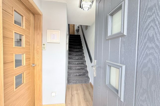 93, Kersehill Crescent, Falkirk photo 2