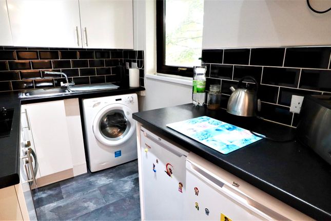 731, Parkfield Road, Wolverhampton photo 2