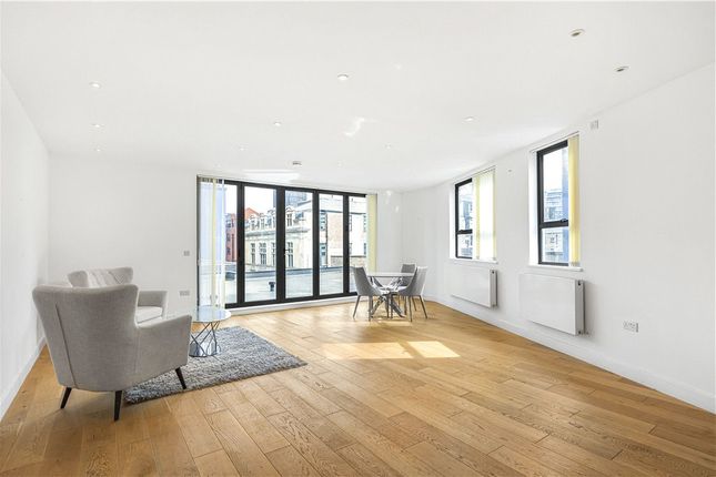 Thumbnail Flat for sale in Peerless Street, London