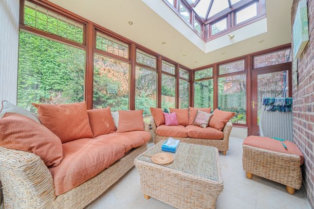 3, Coombe Close, Wollaton photo 4