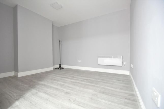 8b, Marion Crescent, Orpington photo 5
